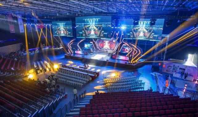 并为赛季中 并为赛季中