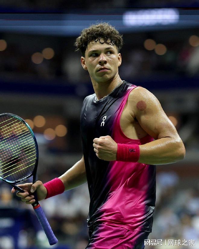 在绿茵场上 在绿茵场上